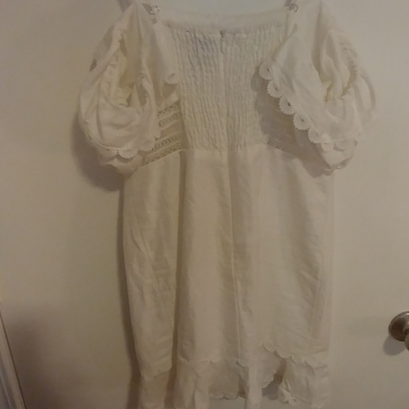 White shoulder sleeve dress - Picture 4 of 4